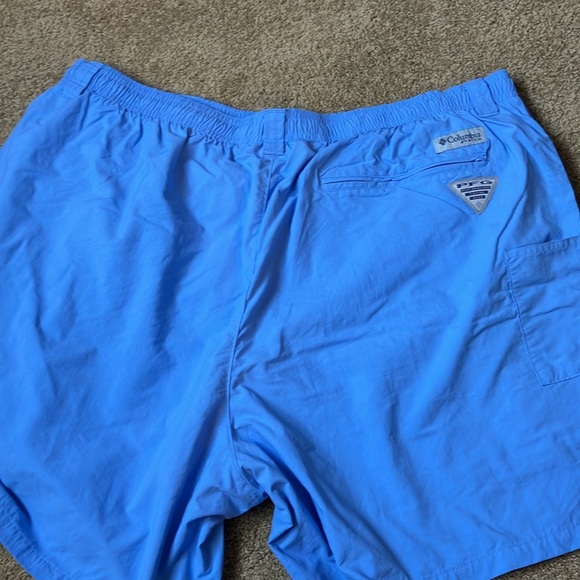 Columbia mens light blue fishing shorts - Picture 2 of 3